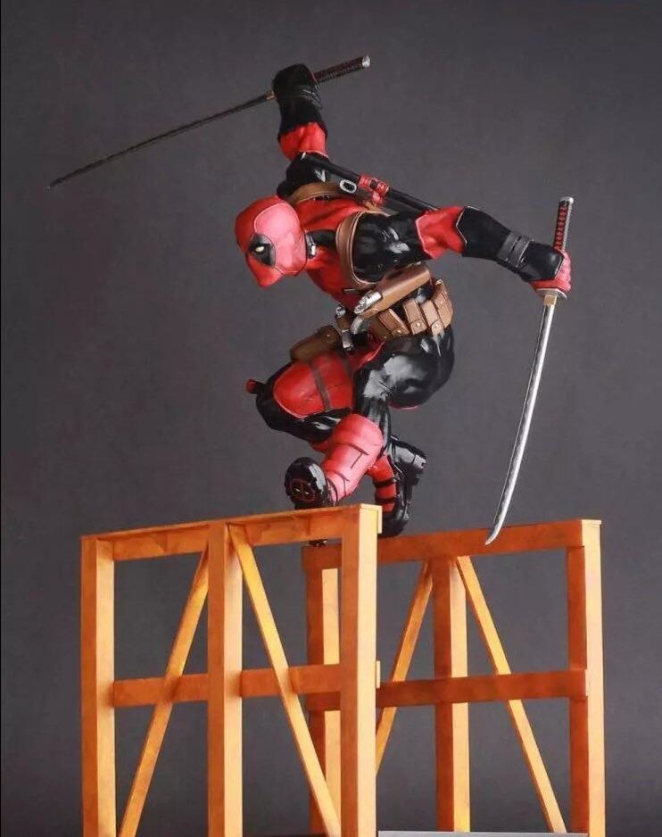 Grande Figurine Deadpool Tresor Otaku