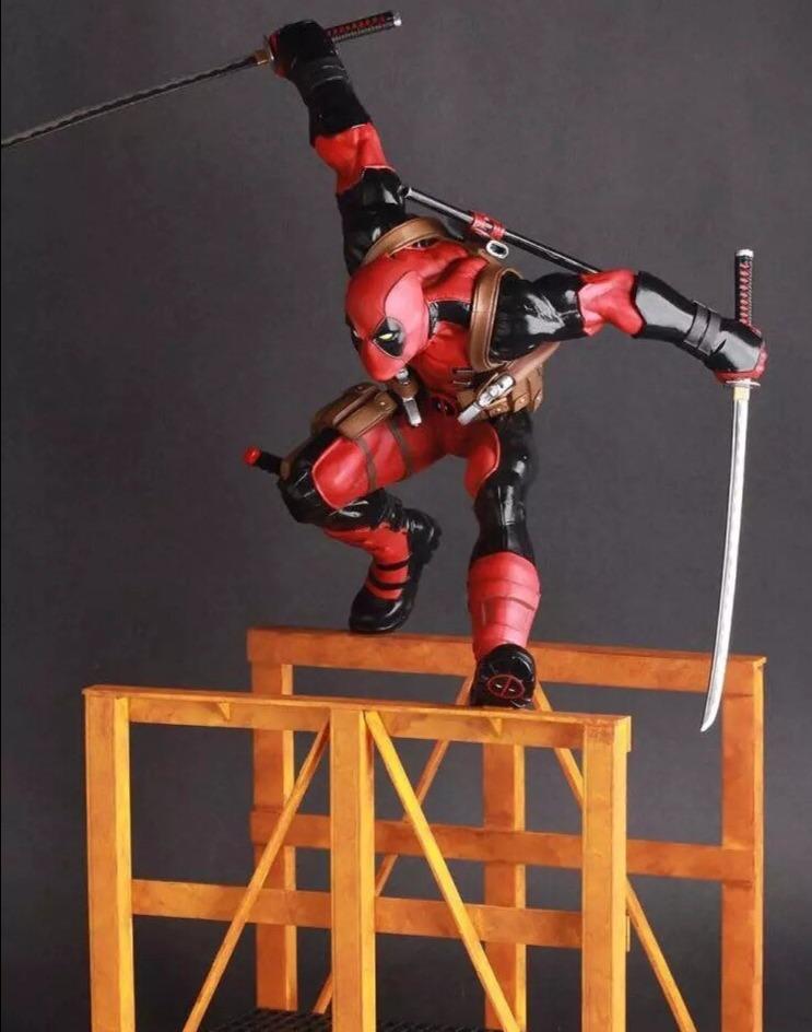 Grande Figurine Deadpool Tresor Otaku